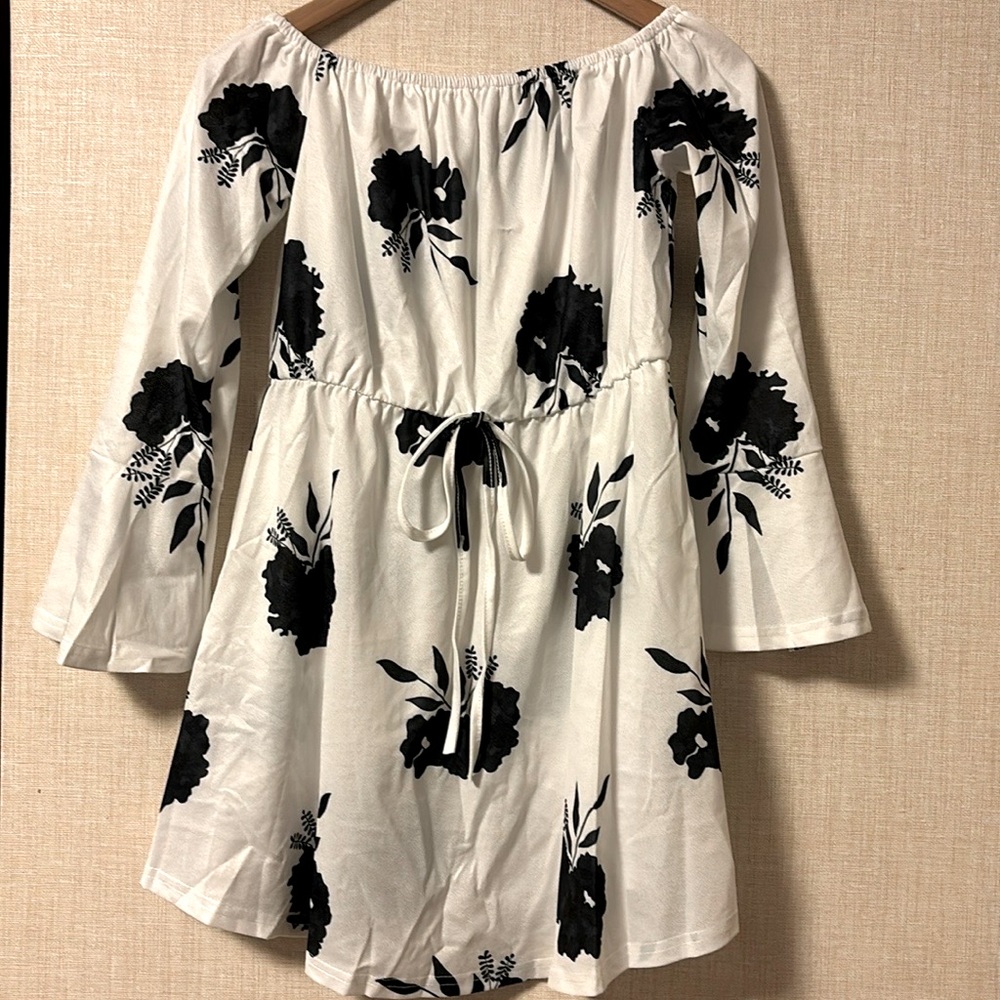 🤍White with Black flowers dress🖤